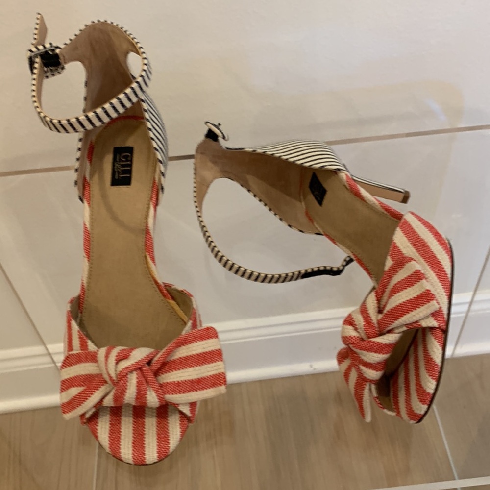 G.I.L.I. Red and White Striped Heels - Picture 8 of 8